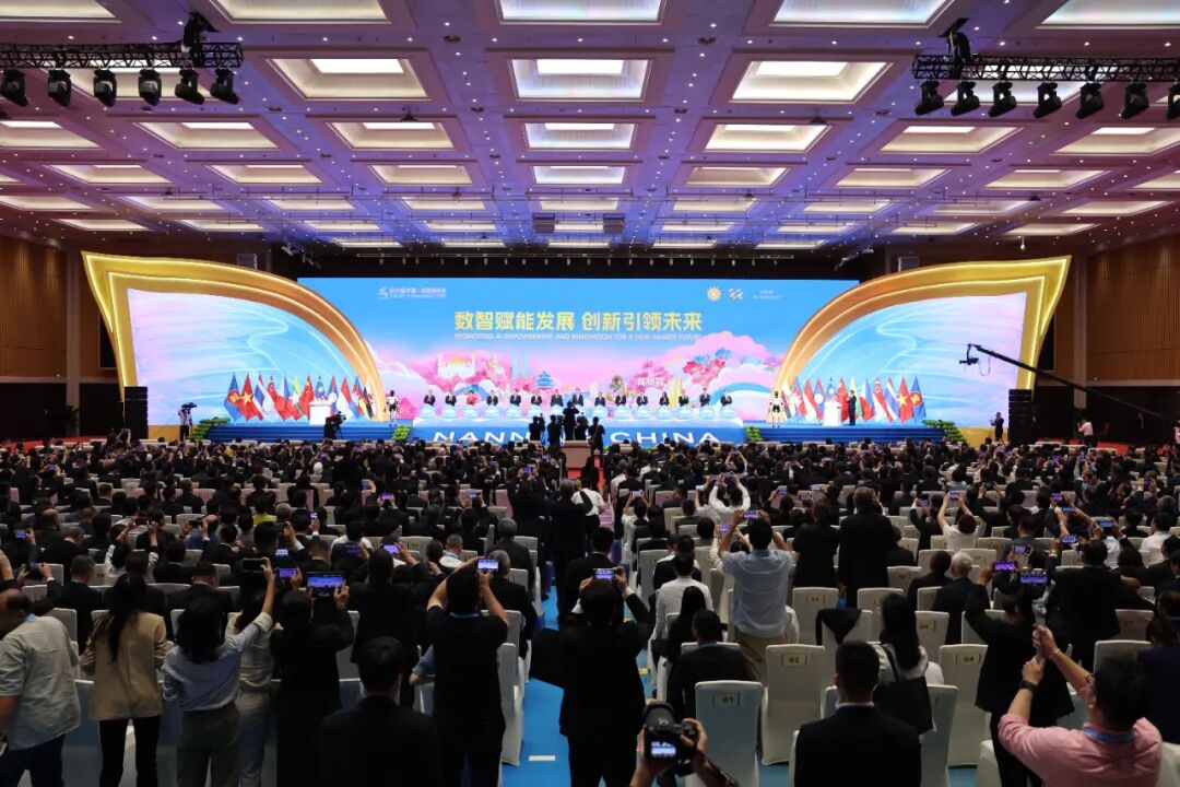赴东盟科技之约 谱一带一路新篇章——浙江省家用电器流通协会组织成员企业参观广西东盟博览会，共探行业新机遇
